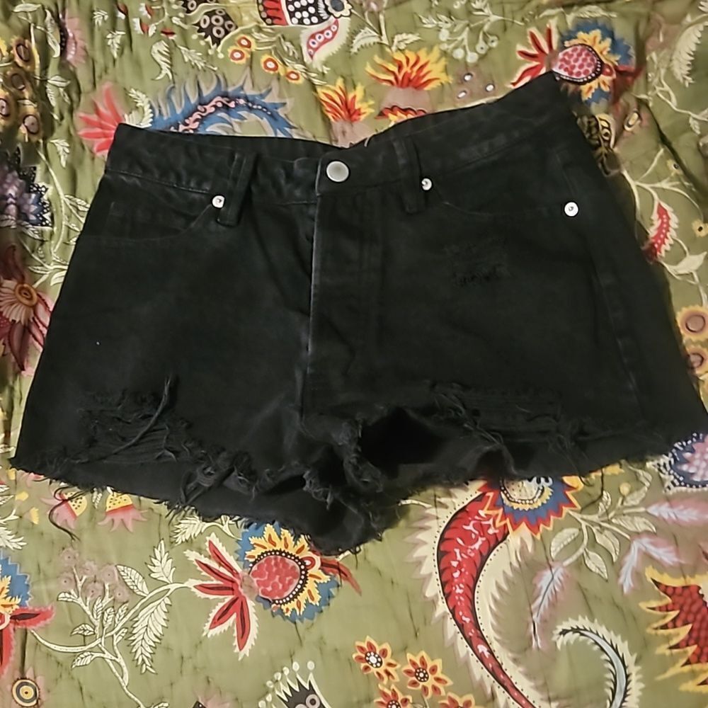 PEACH Love Denim Distressed Shorts Black S